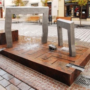 Freiberg, Burgstraße  Stadtbrunnen  Wasser-Wind-Spiel-Brunnen  Erlebnisangebot zum Schauen und Anfassen